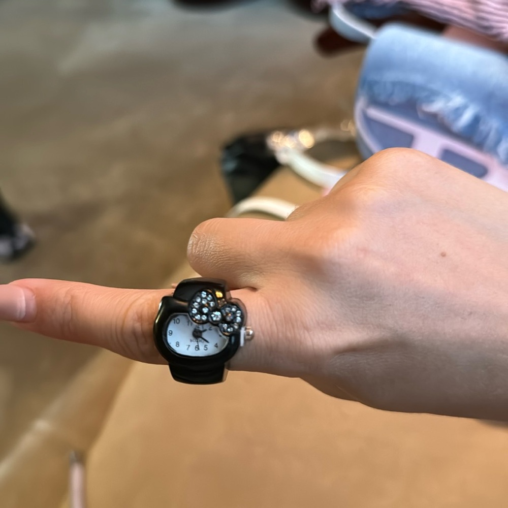 Hello kitty ring watch